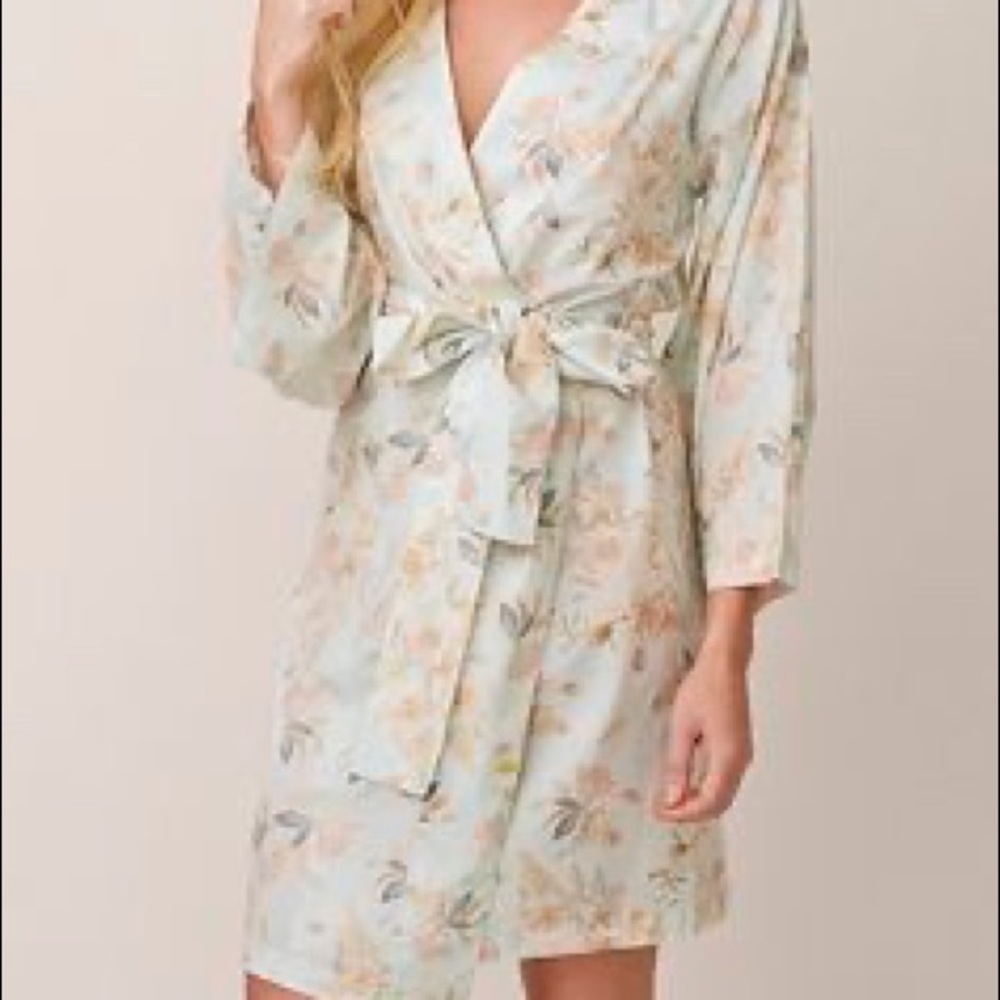 Plum Pretty Sugar Kimono Robe NWT, L